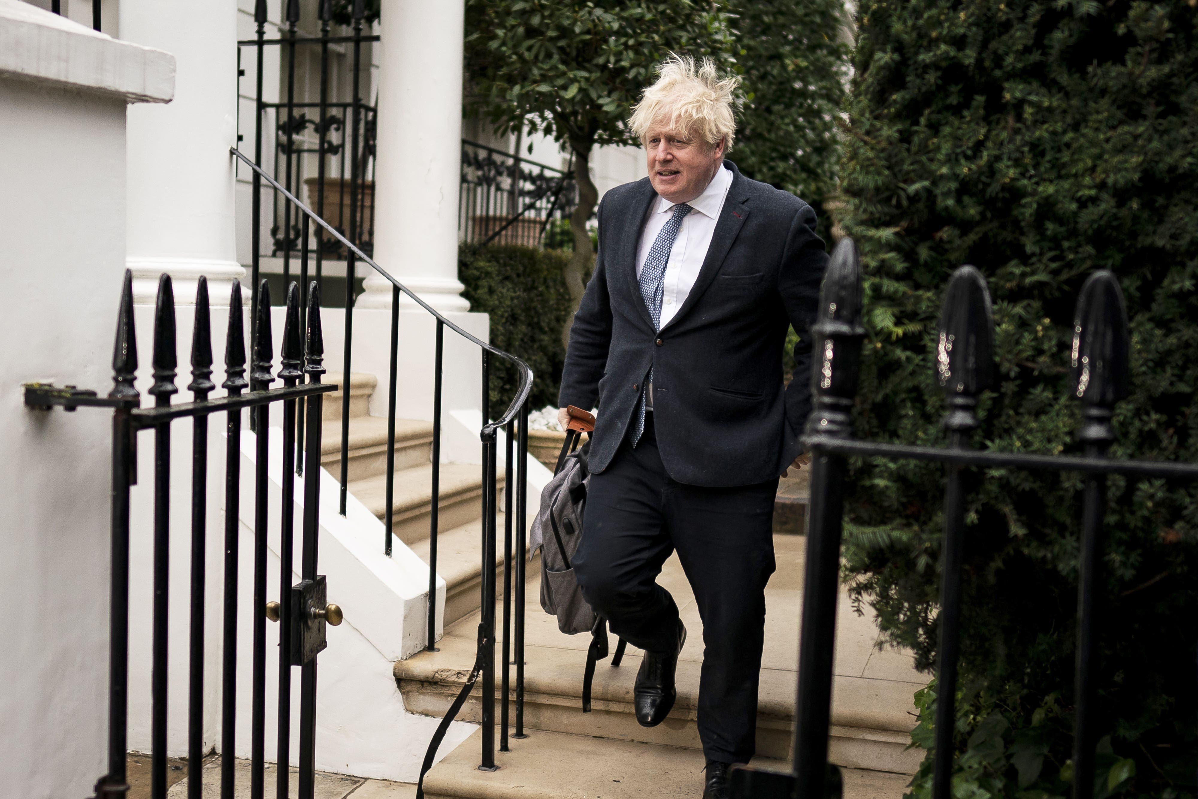 Cabinet Office wary of Boris Johnson handing unredacted Covid details to inquiry