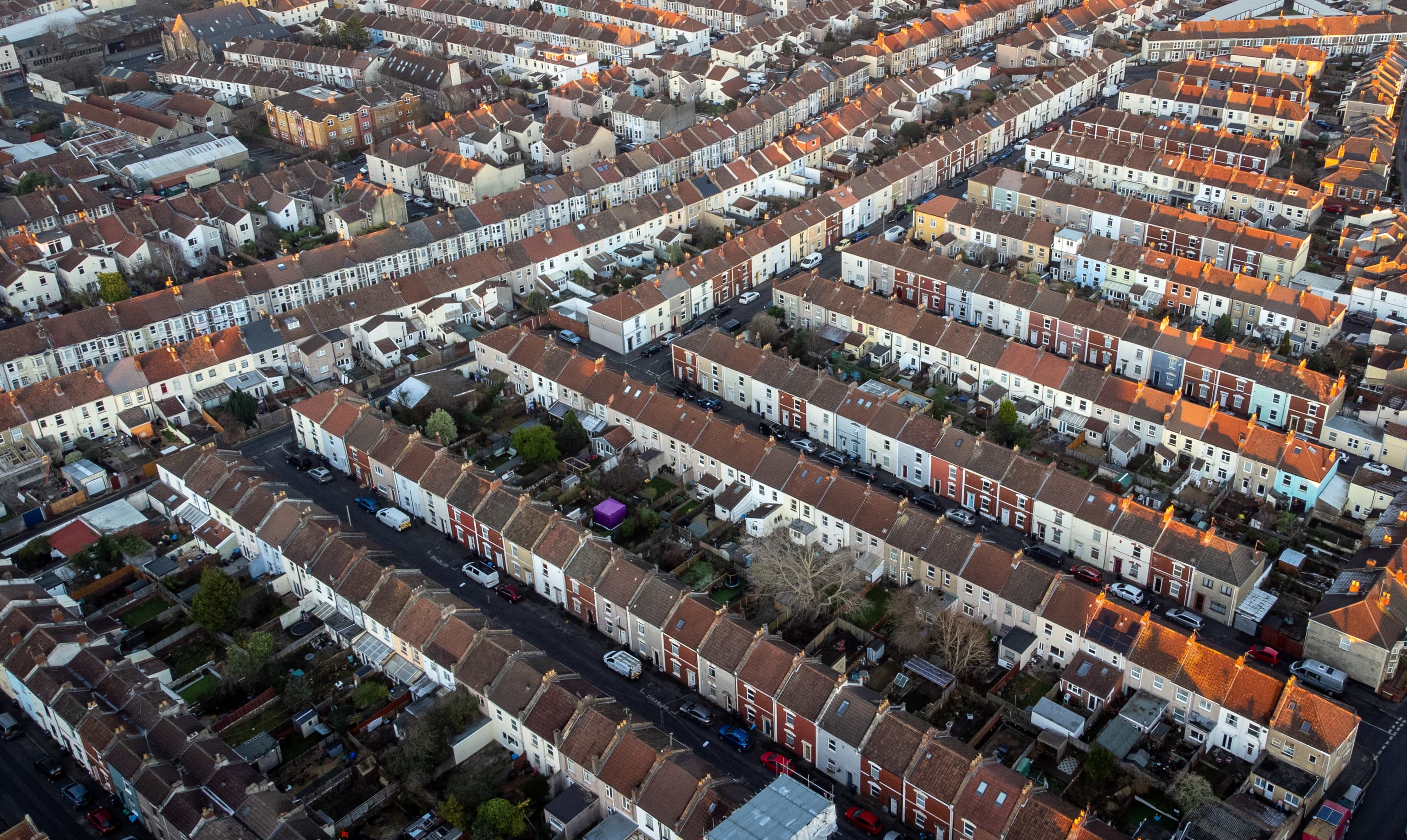 HSBC pulls some UK mortgage deals as fears of rising rates hits home buyers once more