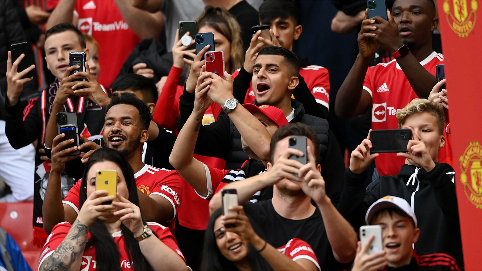 Are Manchester United fans even worse than the Mackems?