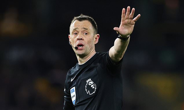 Wolves boss O'Neil refuses to criticise ref Attwell over controversy
