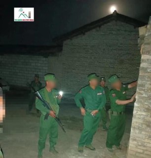 🖼 🇲🇲 - MNDAA personnel sealing of the KIA's office in the night. ❓ It seems they walled up the facility. 😡These kinds of disputes between...