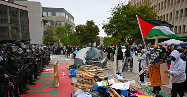 University of California Advises Students to 'Leave Area' near Anti-Israel Protest