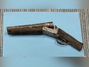 Dublin teenager (18) admits possessing double barrel shotgun and drugs