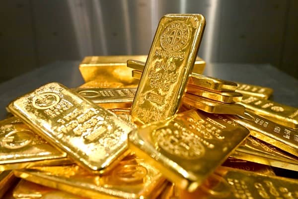 Gold rebounds but faces weekly losses amid Fed’s hawkish tone