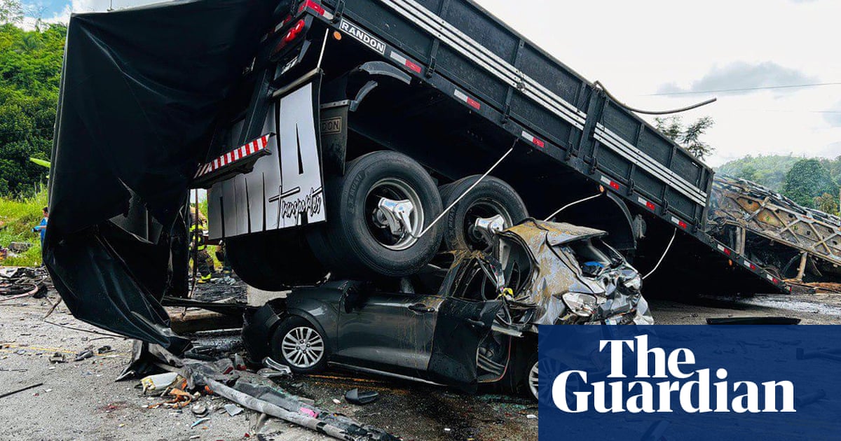 At least 22 people killed in ‘tragic’ bus crash in Brazil