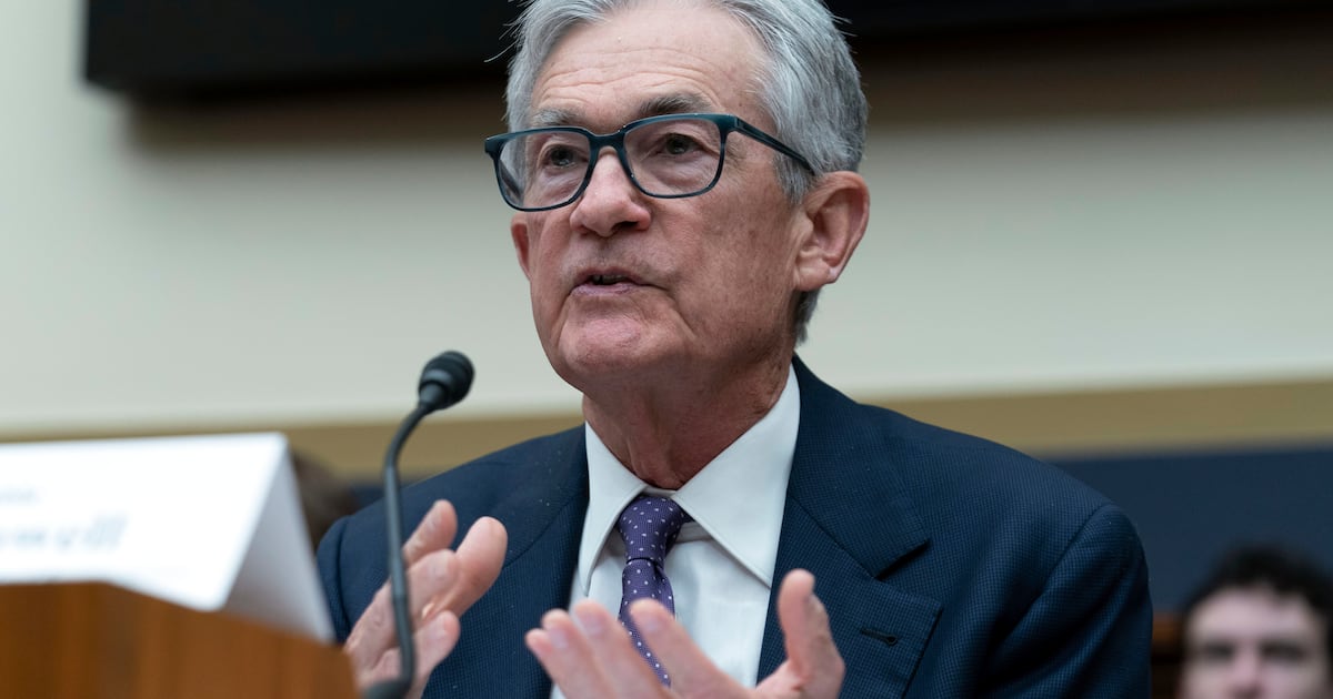 Federal Reserve officials see risks of higher inflation ahead, support pause in rate cuts