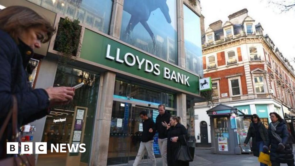 Lloyds sets aside £1.2bn for car loan scandal