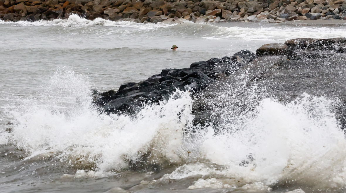 Most of Ireland hit with weather warnings this weekend as thunderstorms forecasted