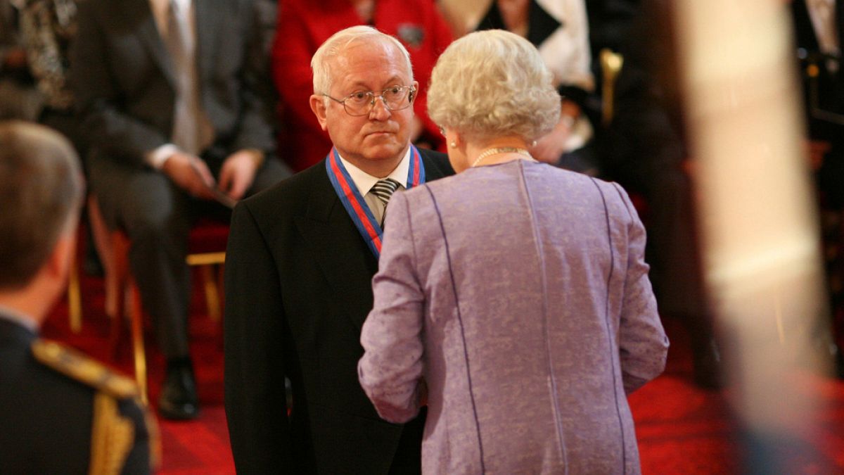 Oleg Gordievsky, a KGB spy who defected to the UK in the Cold War, dies at 86