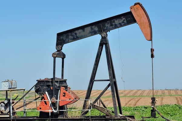 Oil prices plunge to lowest levels in four years