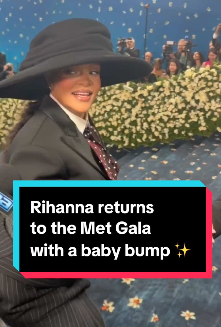 Rihanna returns to the #MetGala with a baby bump and a bold look. @Rihanna  #metgala #redcarpet #babybump #celebrity #singer #rihanna #blackstyle #carpet