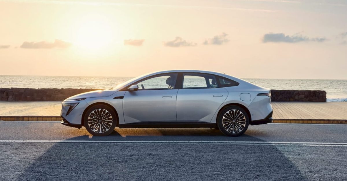 Nissan pulls the plug on its +$1 billion EV battery plant as the alarm bells go off