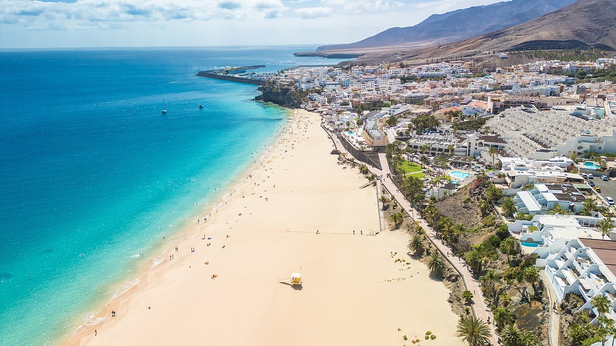 World's best destination dupes as travellers swap cramped hotspots for quiet towns - including 'the Maldives of Europe'
