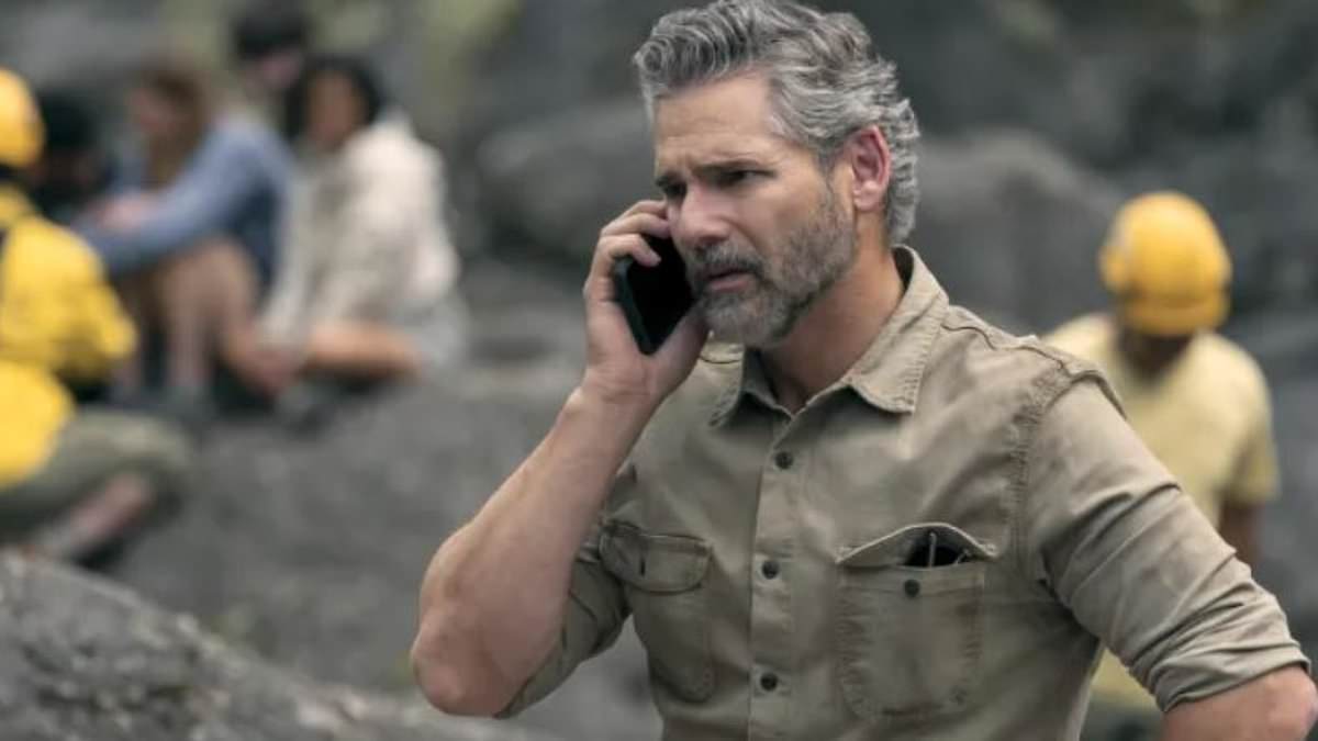 Hollywood legend makes epic comeback after six years off screens in new Netflix thriller - and debuts striking new look