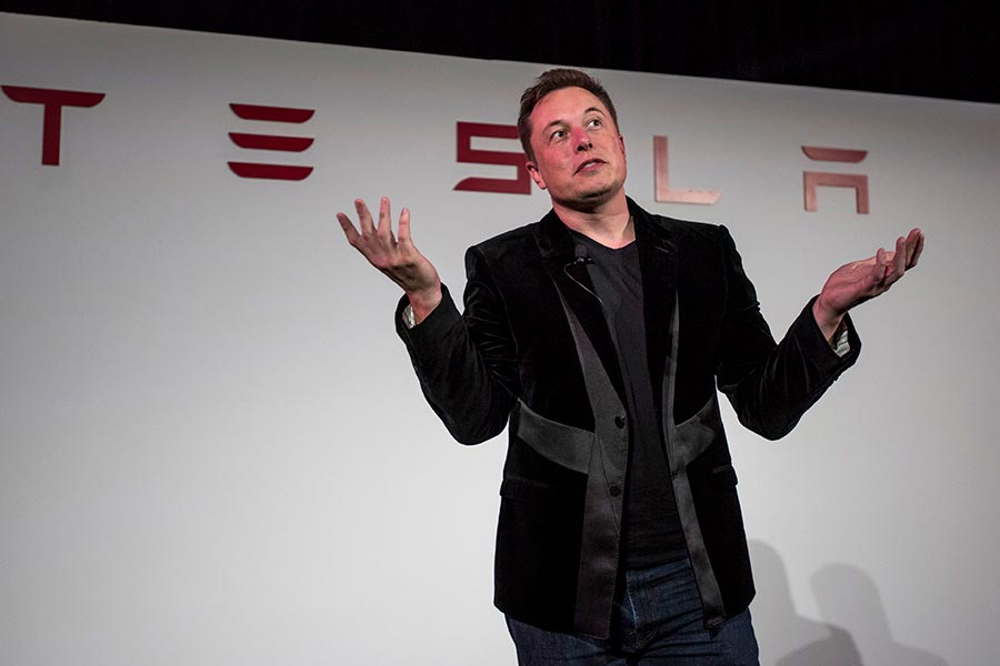 Arnault and Musk lose €82bn in just six months