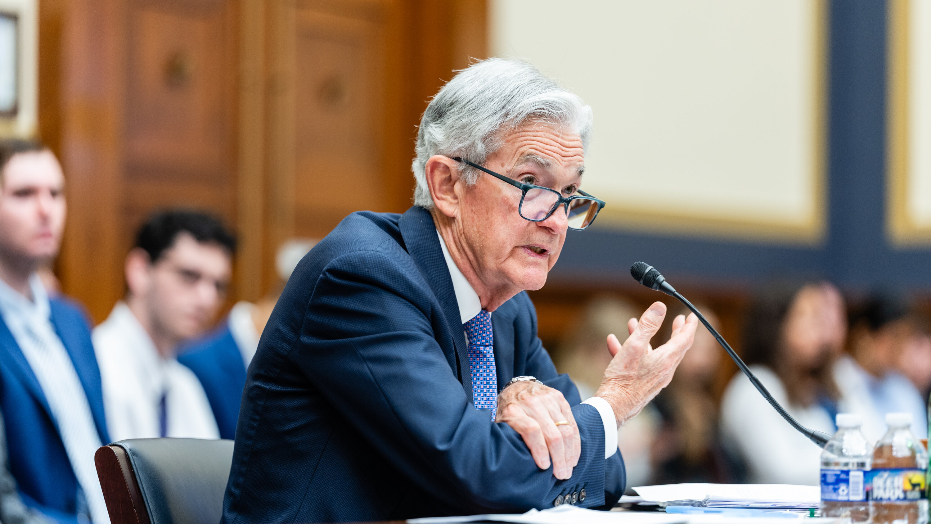Despite Pressure From Trump, Powell Remains Patient on Rate Cuts