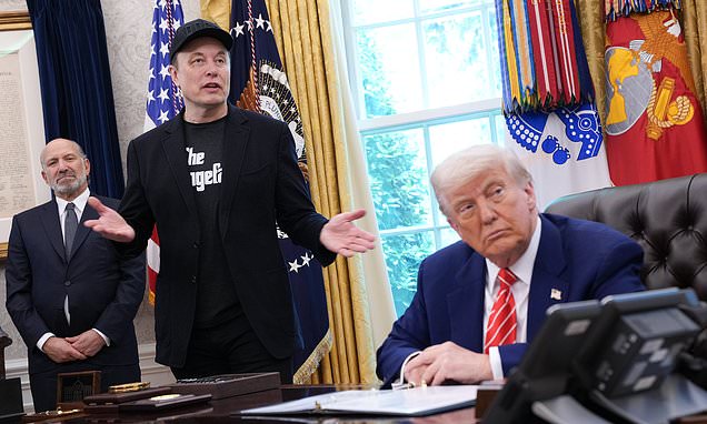 Opinion: Trump's behind-the-scenes fears over Musk's betrayal