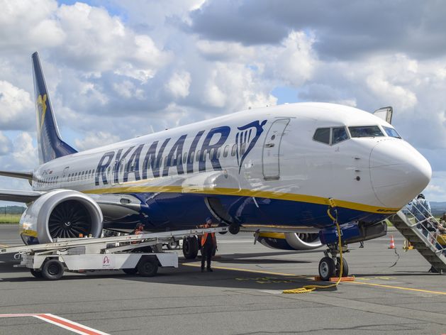 Number of passengers injured after ‘false fire warning’ on Ryanair flight from Mallorca