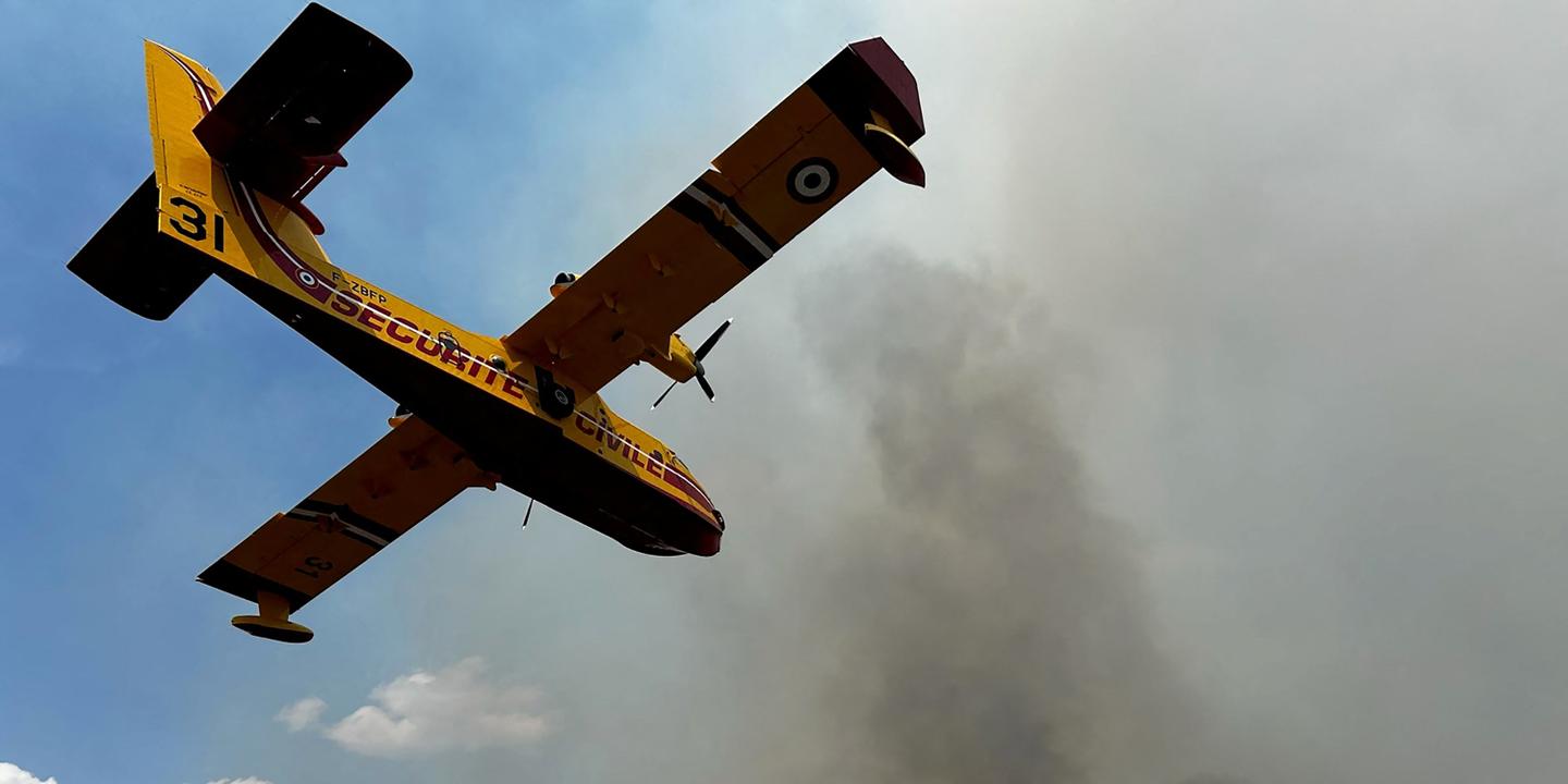 Wildfires: France has only 12 Canadair planes, which are 'an average of 30 years old'