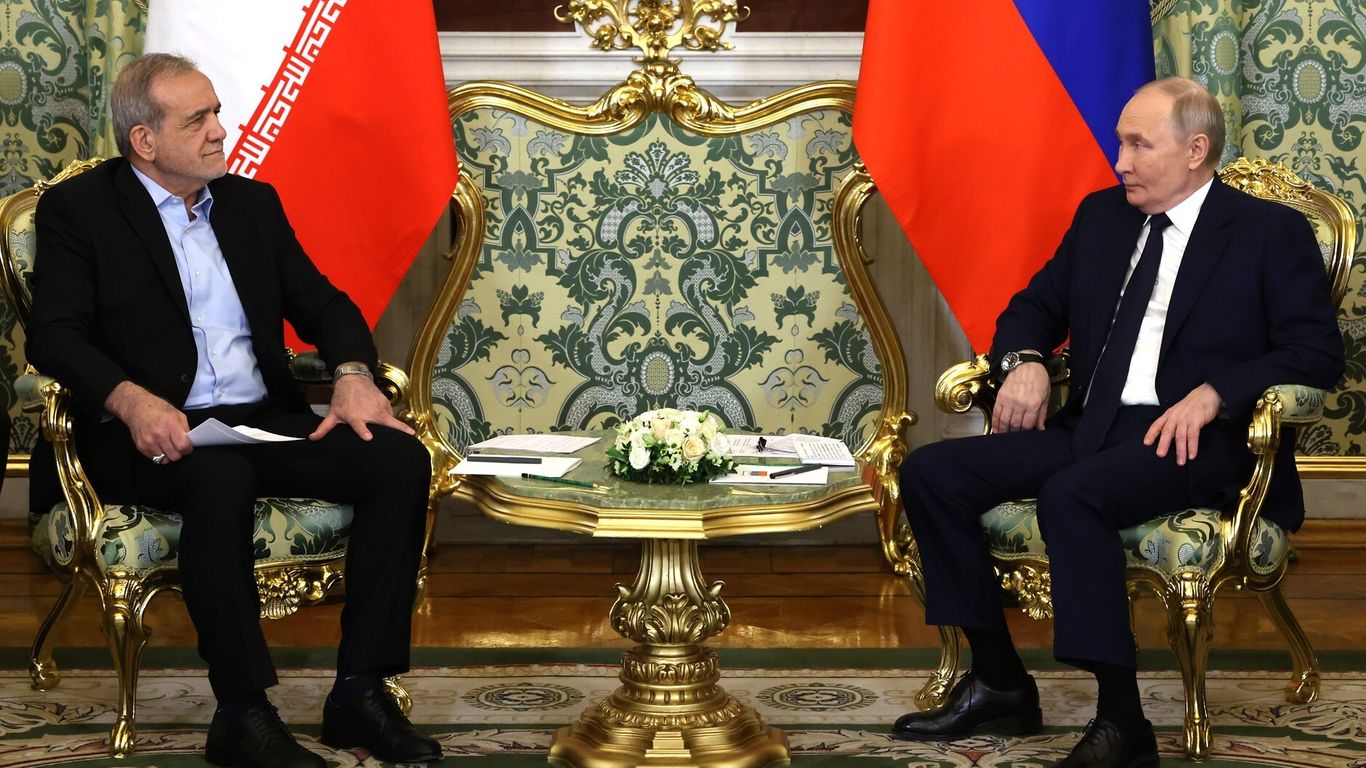 Scoop: Putin urges Iran to take &quot;zero enrichment&quot; nuclear deal with U.S., sources say