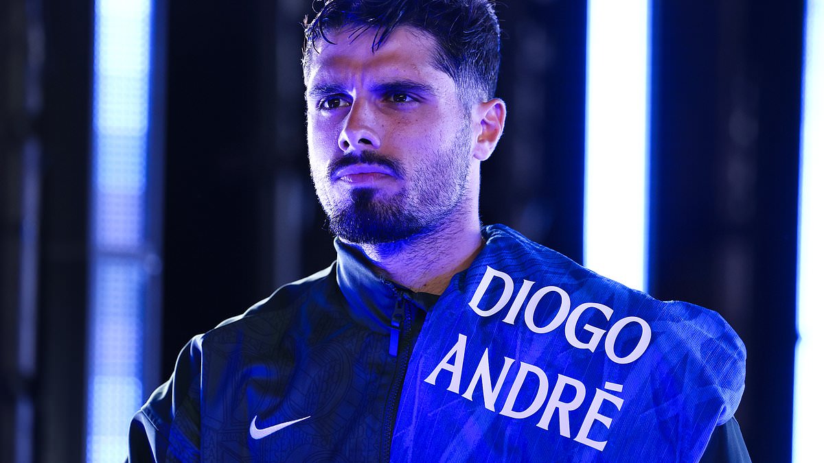 Chelsea star Pedro Neto pens emotional tribute to Diogo Jota