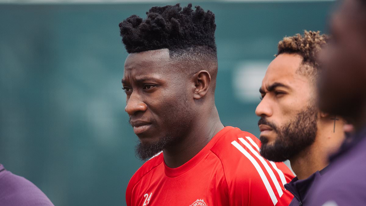 Man United 'could be forced to sign another goalkeeper'