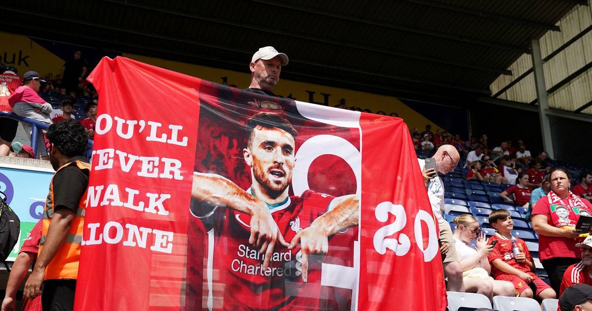 Diogo Jota: Liverpool fans pay tribute in emotional scenes at first match since tragic death