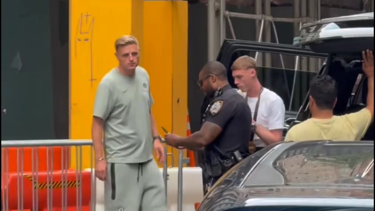 Chelsea hero Cole Palmer gets stopped for a selfie by NYPD cop