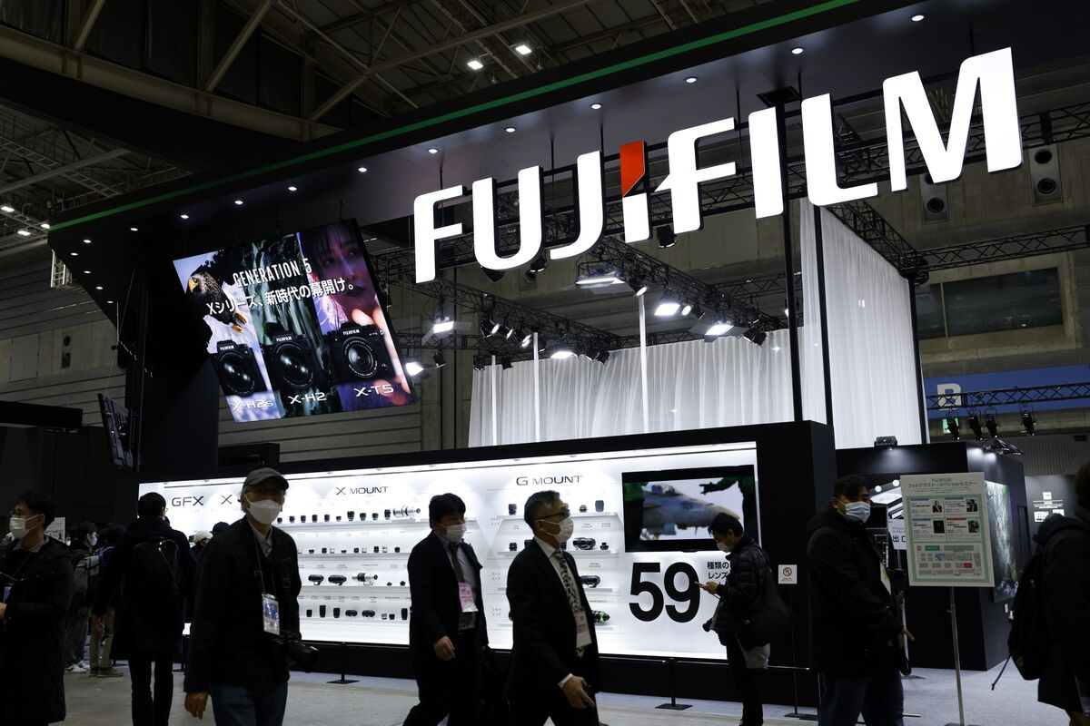 Fujifilm Raises Camera and Lens Prices in the US Amid Tariffs
