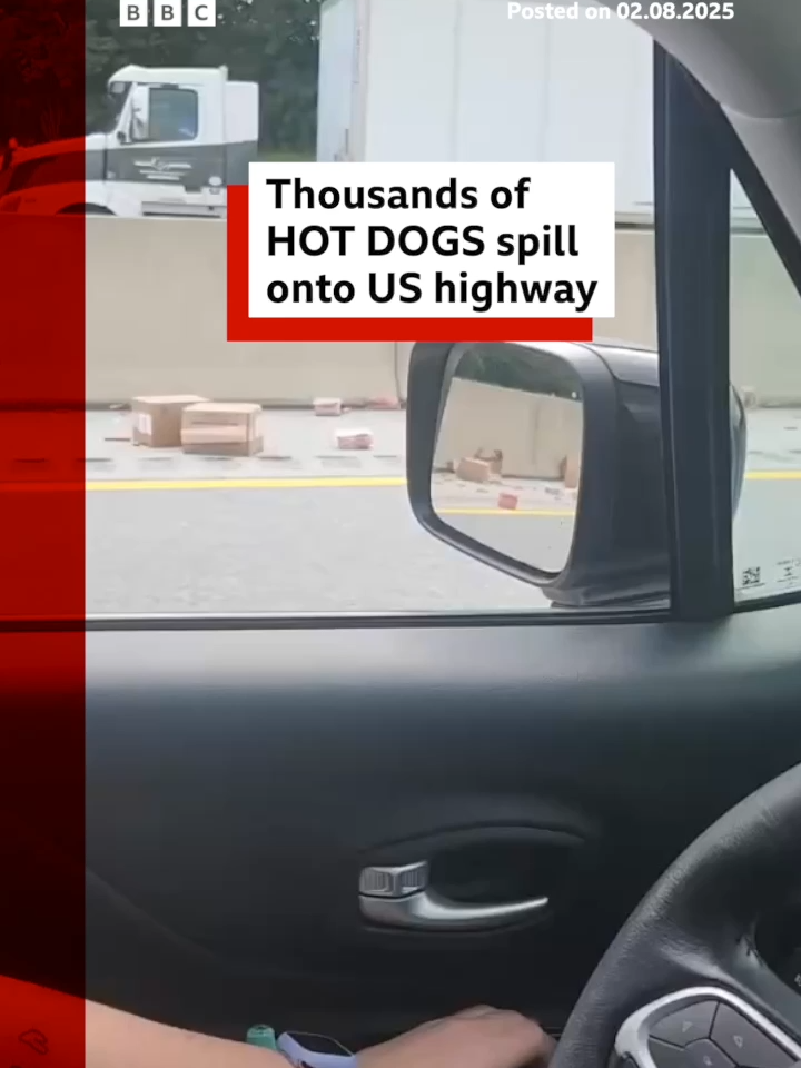 Thousands of hot dogs spilled onto a highway in the US state of Pennsylvania after a lorry scraped another car. #US #Pennsylvania #Highway #Road #Lorry #HotDogs #Sausages #Food #RoadTrafficAccident #Crash #USNews #BBCNews