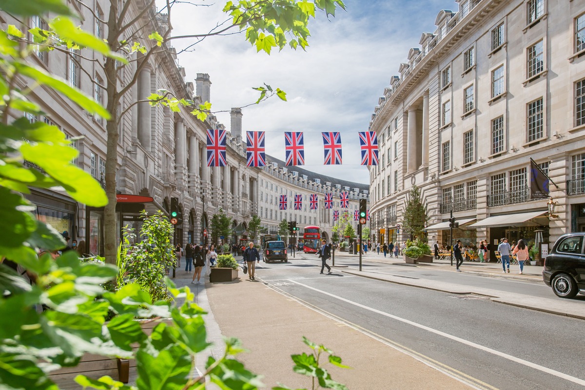 London ‘staring down the barrel’ of £2bn hit from higher business rates