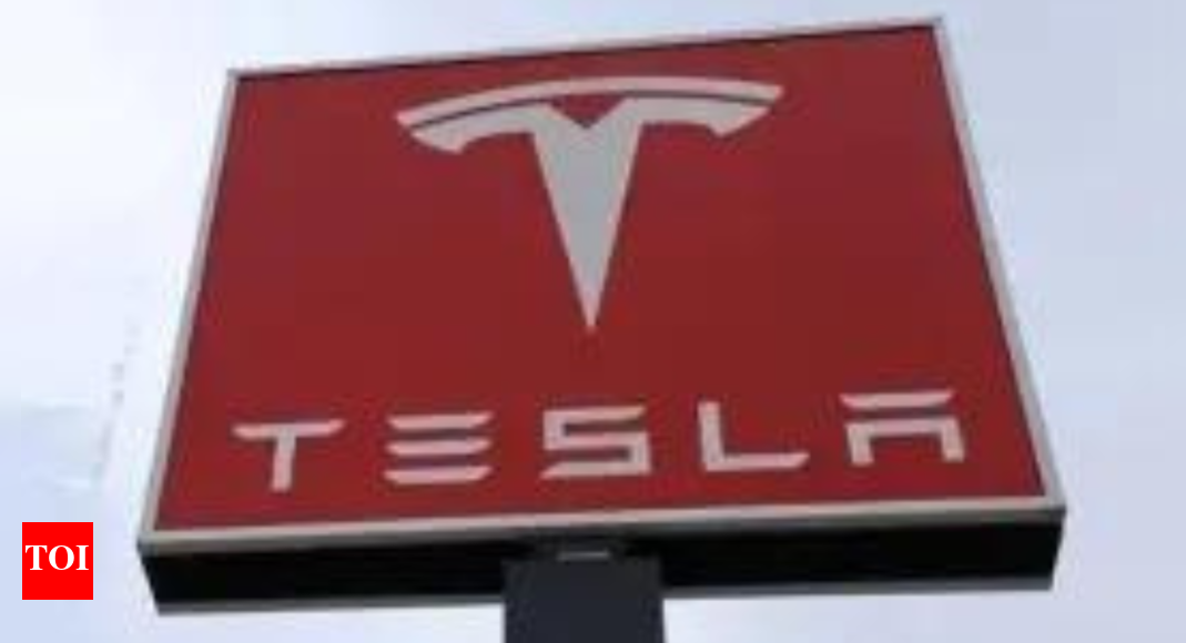 Tesla Senior VP sells 82% shares, CEO Elon Musk says ‘If they don’t….they will be…’ - The Times of India