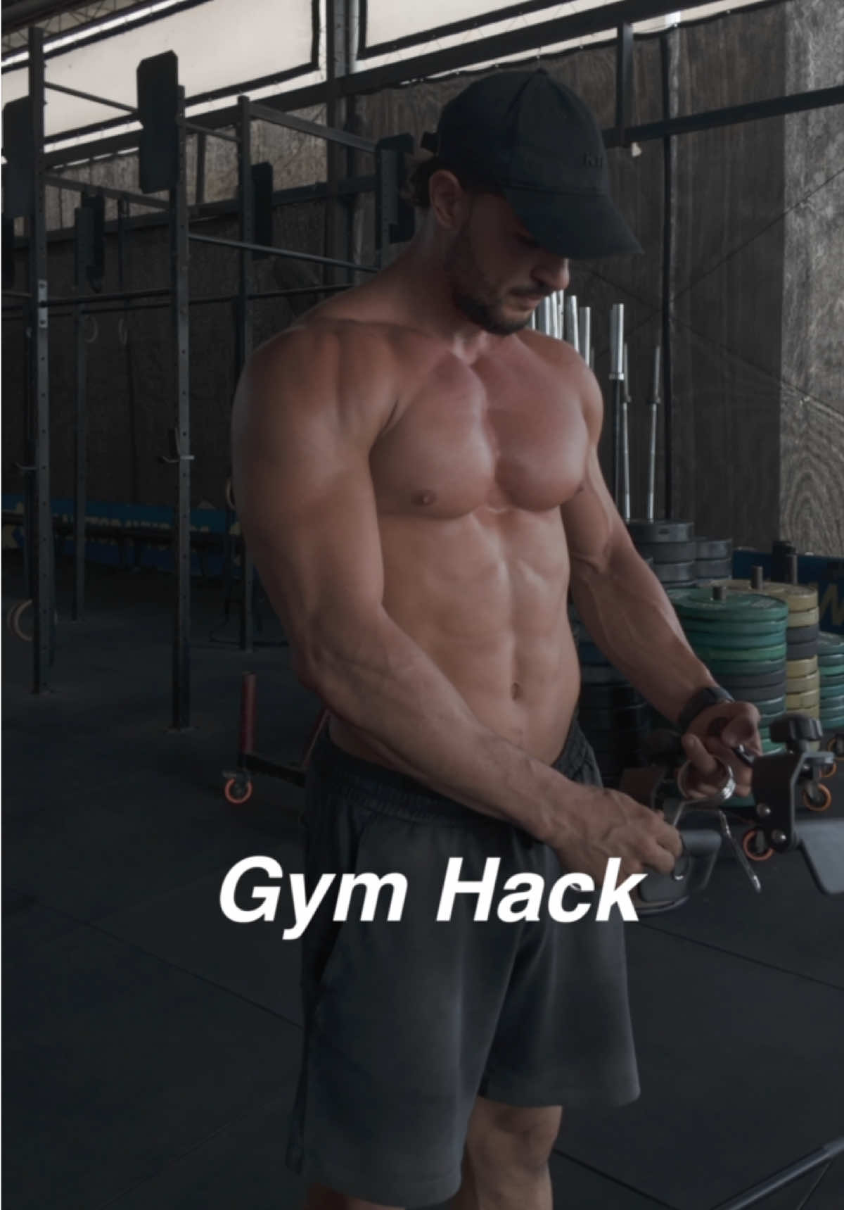 Try this hack 👌🏽 #gymhacks #fyp #gymtok #backday