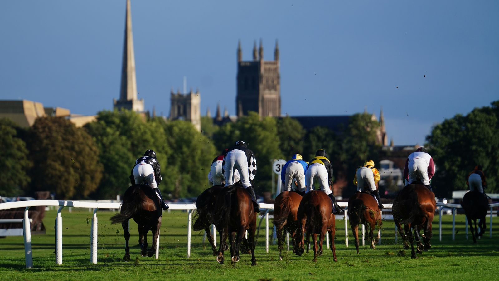 Today on Sky Sports Racing: My Gift To You looks to double up at Worcester