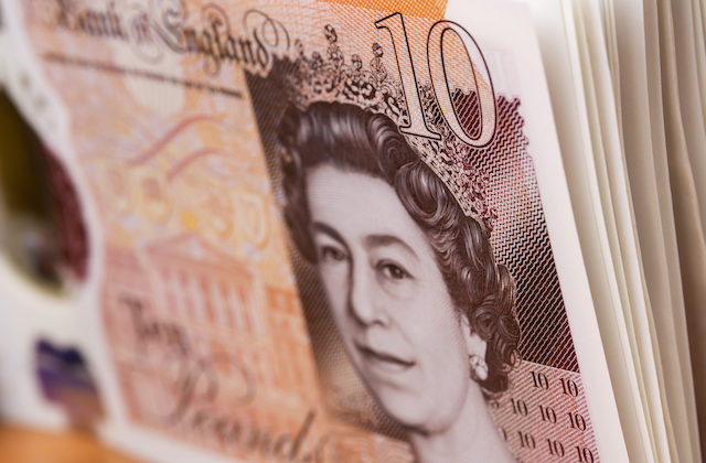UK inflation remains high due to pressure from services, complicating BoE's position