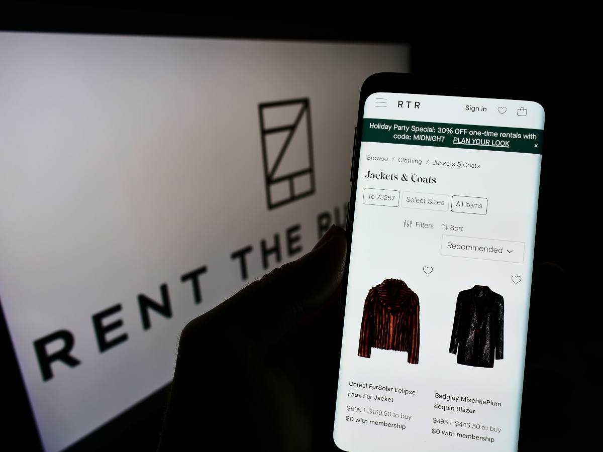Rent the Runway swaps debt for majority stake in revival drive