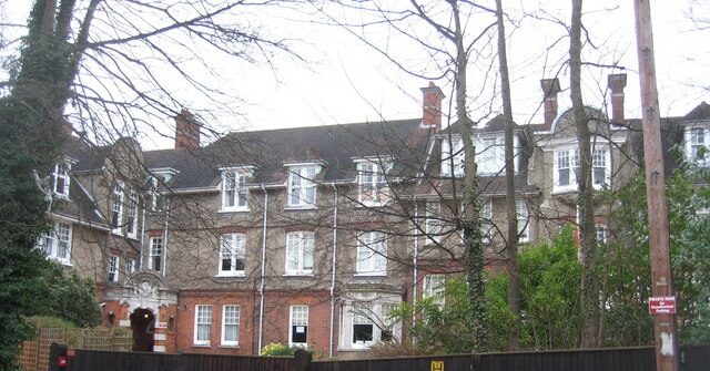 Report: Man on Counter-Terror Watch List Arrested Outside Junior School While Brandishing Knife