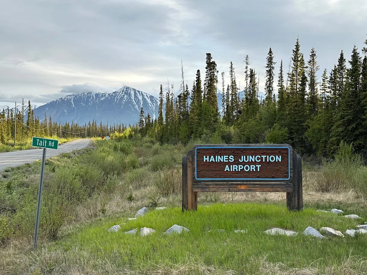 Haines Junction, Yukon, residents frustrated by cellphone 'dead zones'