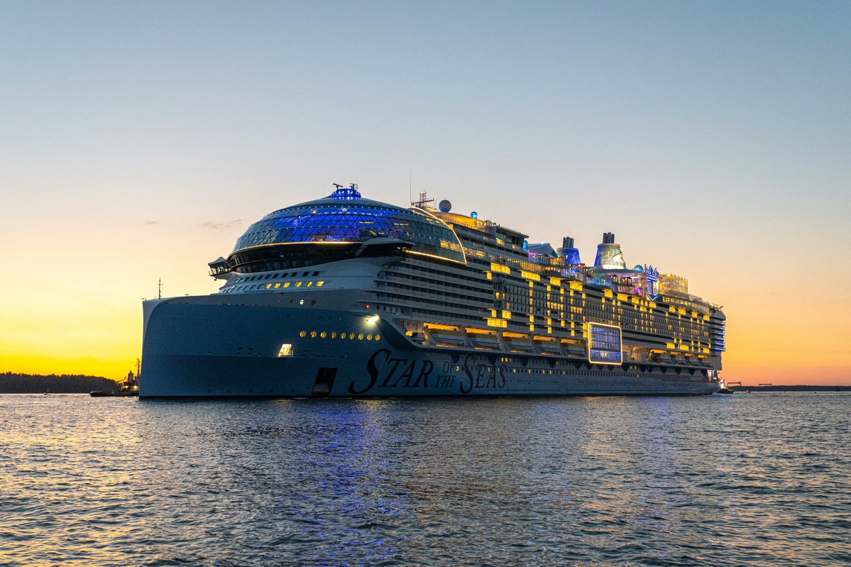 RT by @elonmusk: A Royal Caribbean cruise ship is taking its @Starlink connectivity to the limit after installing equipment capable of delivering up to 10Gbps in satellite internet. The Star of Seas, one of the largest cruise ships in the world, has been outfitted with a Starlink Community… pic.