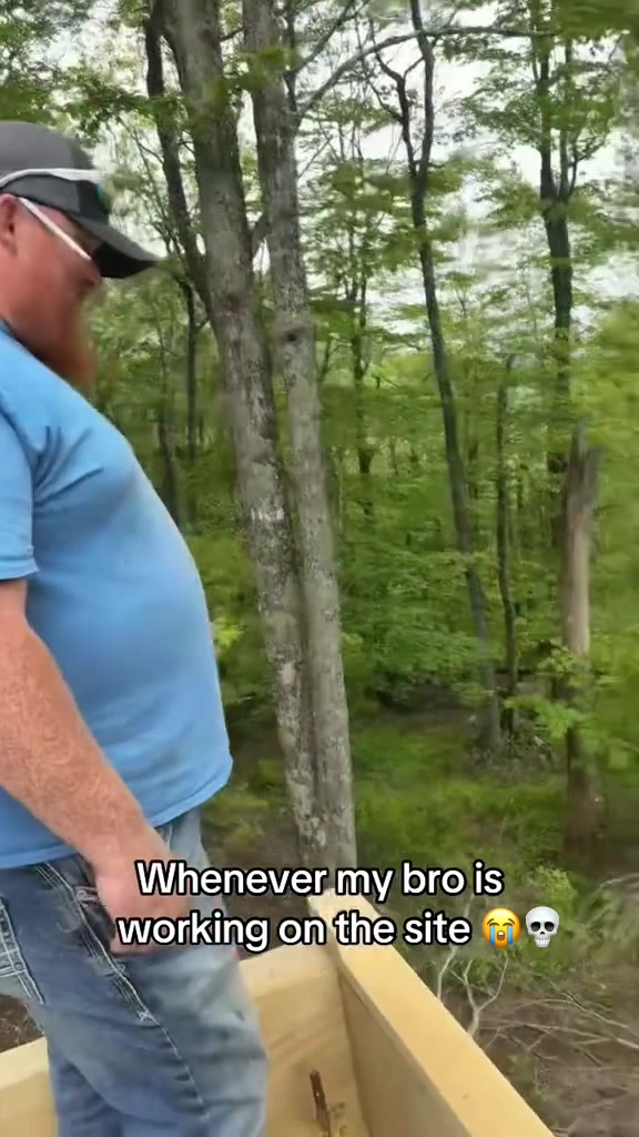 Swing that thing 😂 @Barstool Outdoors (via:@🦅 🇺🇸 Cody 🇺🇸 🦅)