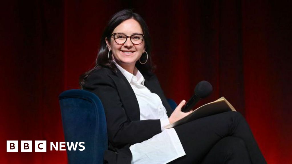Ex-New York Times writer to lead CBS after Paramount deal