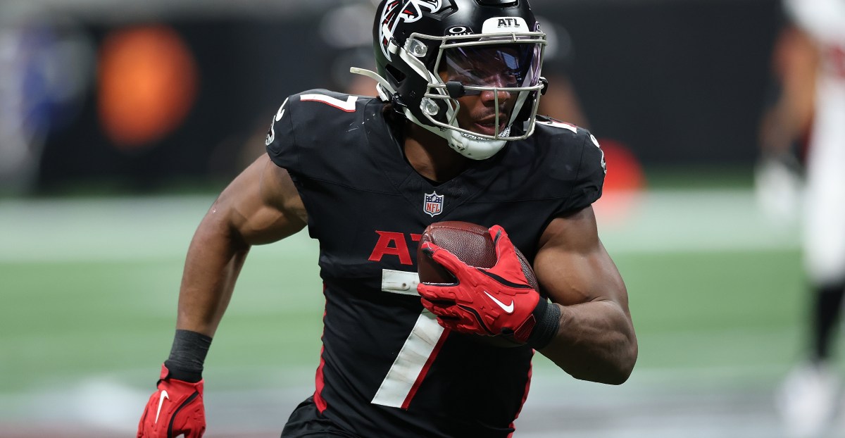 Bijan Robinson considers it an honor to wear number 7 for the Atlanta Falcons
