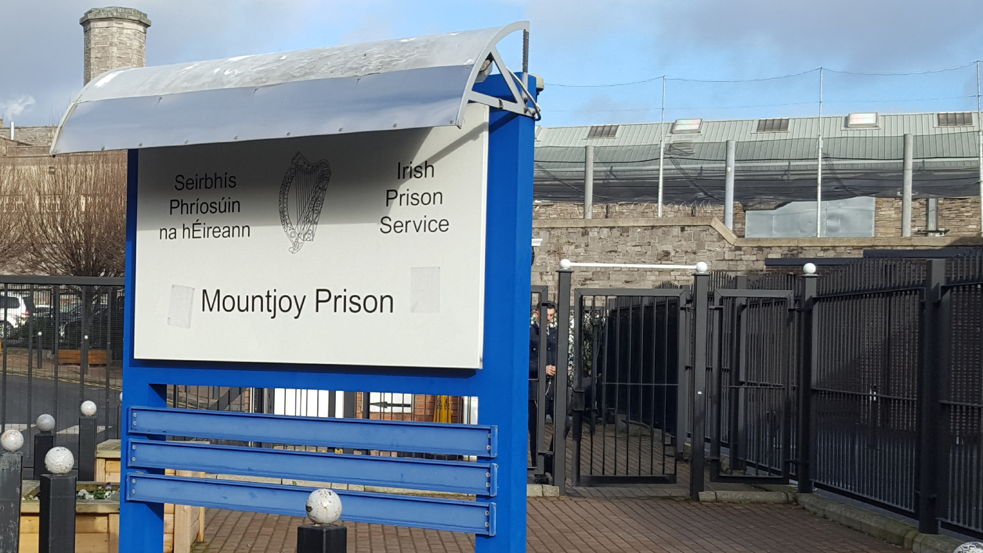 Inmate in court after hitting prison guard with plank
