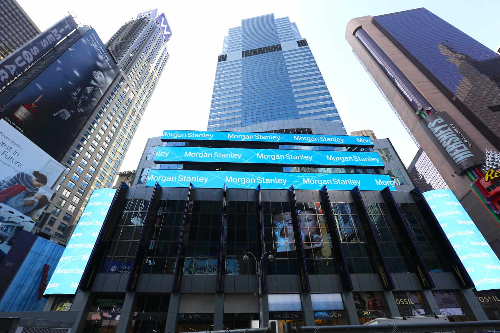 Morgan Stanley to Allow All Clients to Invest in Bitcoin, Ethereum, Solana