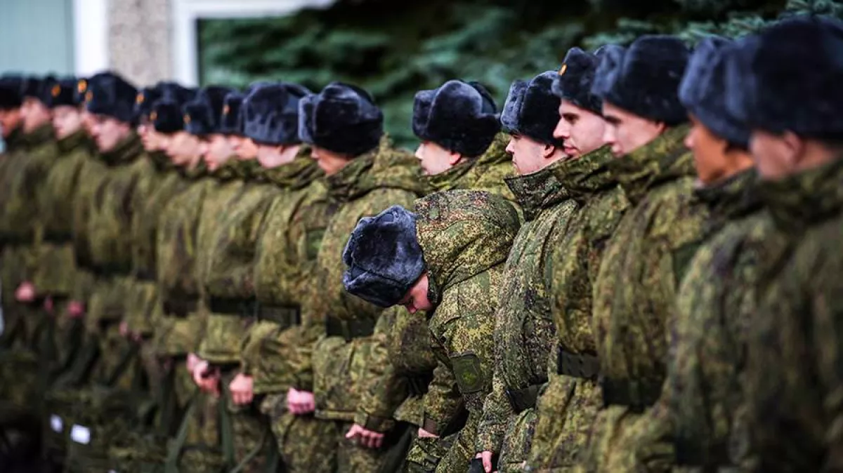 Russia moves toward year-round military conscription