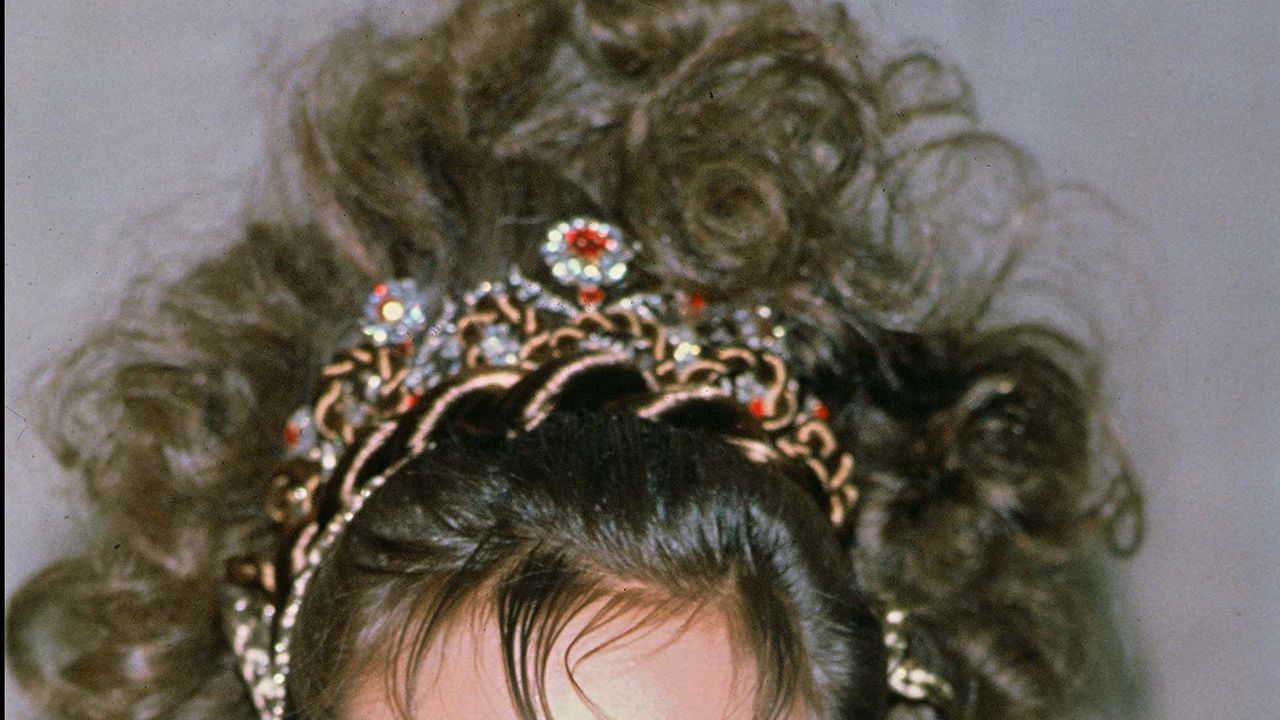 'Punk Princess’ Gloria von Thurn und Taxis mourns ‘tragic’ loss of her wedding tiara in the Louvre Museum robbery
