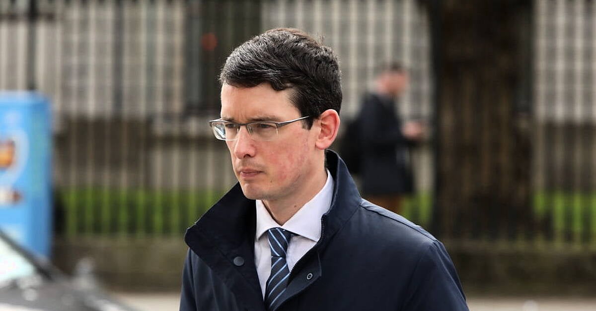 Gardaí say they will not arrest Enoch Burke unless he threatens school security man
