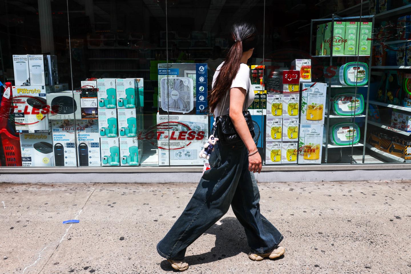 After nine months of Trump's presidency, US inflation returns but does not derail economic policy