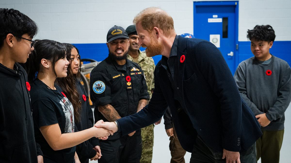Harry meets Canadian reserve soldiers as he begins pseudo-royal trip