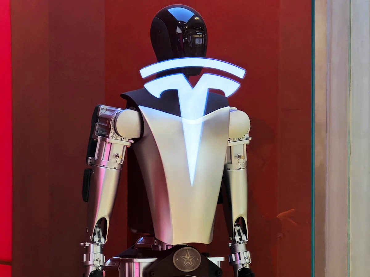 Elon Musk's pay package is a clear signal that Tesla is done being just a car company